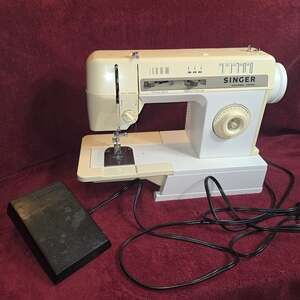 Singer Merritt 2502C Electronic Control Sewing Machine with Foot Pedal